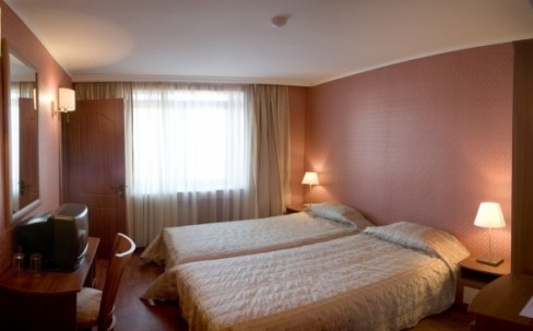 d8349b8ade03fecc270c18f412245019